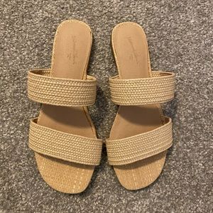 Woven sandals/ slides